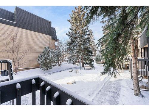 10-3519 49 Street Nw, Calgary, AB - Outdoor