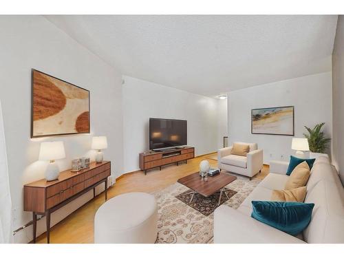 10-3519 49 Street Nw, Calgary, AB - Indoor Photo Showing Living Room