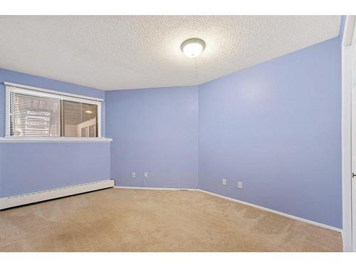 10-3519 49 Street Nw, Calgary, AB - Indoor Photo Showing Other Room