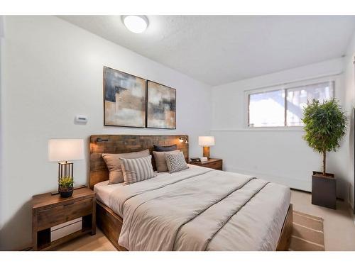 10-3519 49 Street Nw, Calgary, AB - Indoor Photo Showing Bedroom