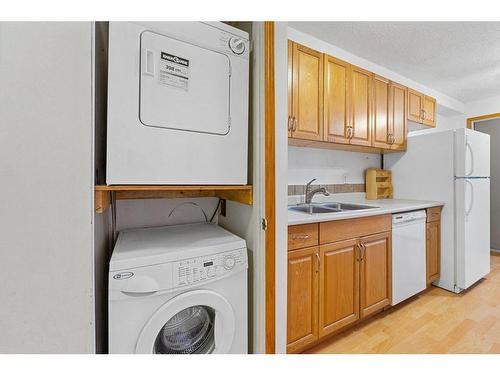 10-3519 49 Street Nw, Calgary, AB - Indoor Photo Showing Laundry Room