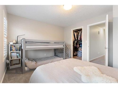 113 Ascot Point Sw, Calgary, AB - Indoor Photo Showing Bedroom