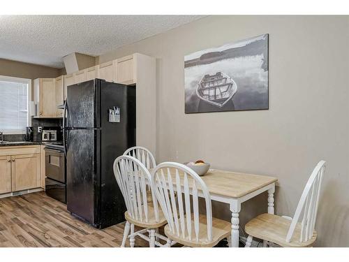 140 Royal Oak Gardens Nw, Calgary, AB - Indoor