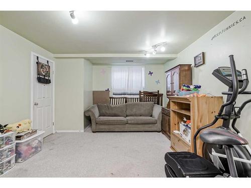 140 Royal Oak Gardens Nw, Calgary, AB - Indoor