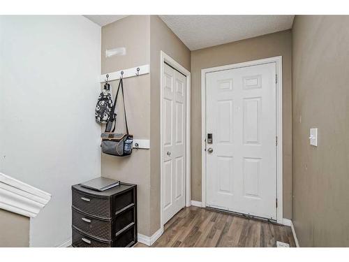 140 Royal Oak Gardens Nw, Calgary, AB - Indoor Photo Showing Other Room