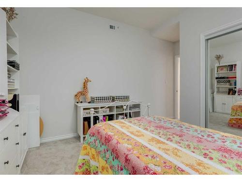 404-1726 14 Avenue Nw, Calgary, AB - Indoor Photo Showing Bedroom