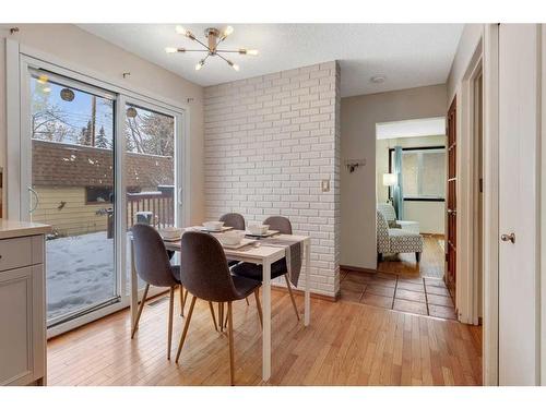 6724 Silverdale Road Nw, Calgary, AB - Indoor Photo Showing Dining Room