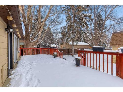 6724 Silverdale Road Nw, Calgary, AB - Outdoor