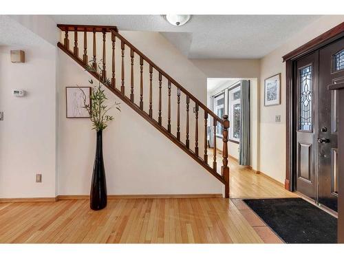 6724 Silverdale Road Nw, Calgary, AB - Indoor Photo Showing Other Room