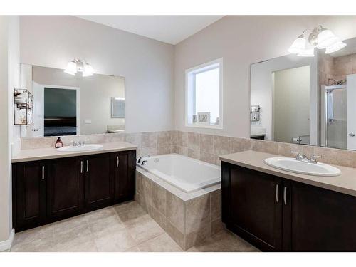 28 Jumping Pound Rise, Cochrane, AB - Indoor Photo Showing Bathroom