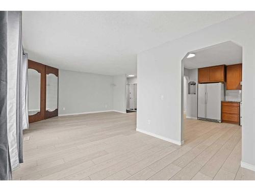 6768 Malvern Road, Calgary, AB - Indoor Photo Showing Kitchen