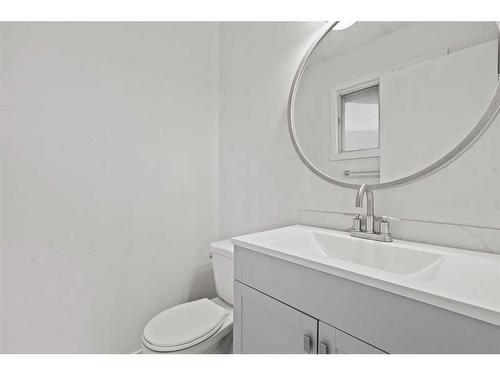 6768 Malvern Road, Calgary, AB - Indoor Photo Showing Bathroom