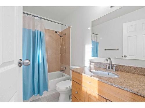 6768 Malvern Road, Calgary, AB - Indoor Photo Showing Bathroom