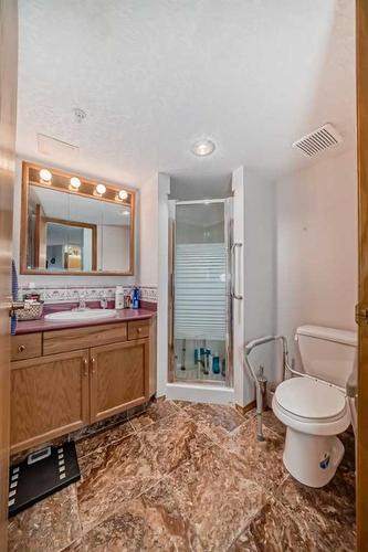 308-7239 Sierra Morena Boulevard Sw, Calgary, AB - Indoor Photo Showing Bathroom