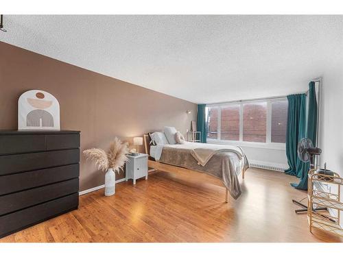 203-511 56 Avenue Sw, Calgary, AB - Indoor Photo Showing Bedroom