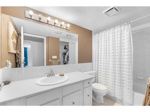 203-511 56 Avenue Sw, Calgary, AB - Indoor Photo Showing Bathroom