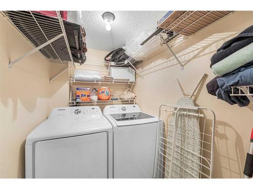 203-511 56 Avenue Sw, Calgary, AB - Indoor Photo Showing Laundry Room