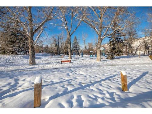 203-511 56 Avenue Sw, Calgary, AB - Outdoor With View