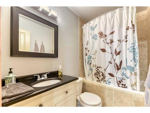 230 Tuscany Vista Road Nw, Calgary, AB - Indoor Photo Showing Bathroom