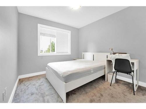 75 Harvest Oak Circle Ne, Calgary, AB - Indoor Photo Showing Bedroom