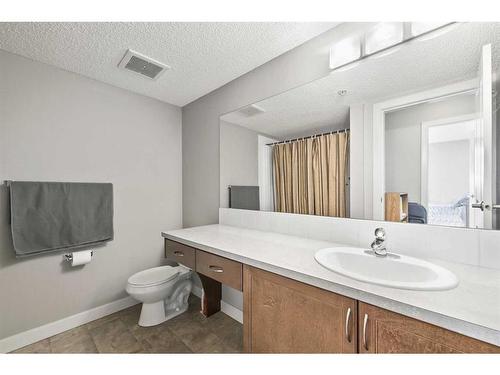 208-120 Country Village Circle Ne, Calgary, AB - Indoor Photo Showing Bathroom