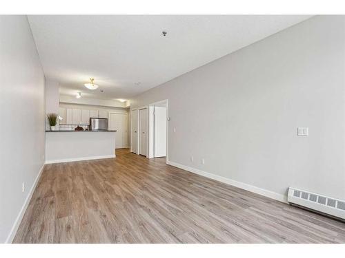 306-1000 15 Avenue Sw, Calgary, AB - Indoor Photo Showing Other Room