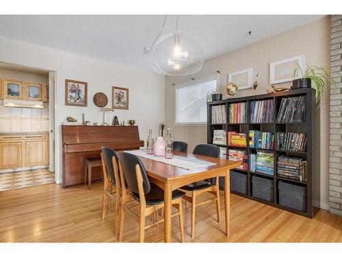 1132 Lake Sylvan Place Se, Calgary, AB - Indoor Photo Showing Dining Room