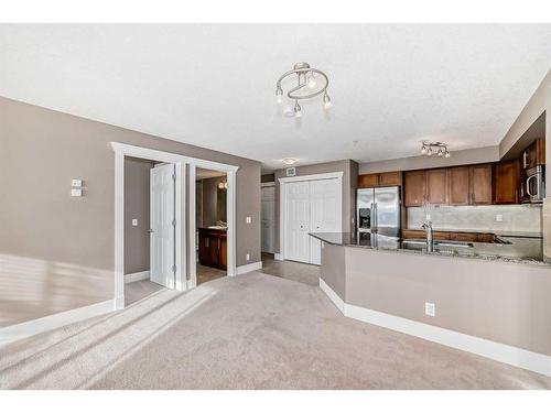 228-500 Rocky Vista Gardens Nw, Calgary, AB - Indoor Photo Showing Kitchen