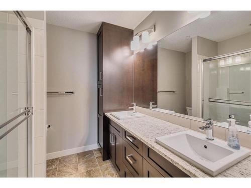 3303-522 Cranford Drive Se, Calgary, AB - Indoor Photo Showing Bathroom