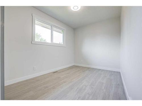 11220 Braxton Road Sw, Calgary, AB - Indoor Photo Showing Other Room