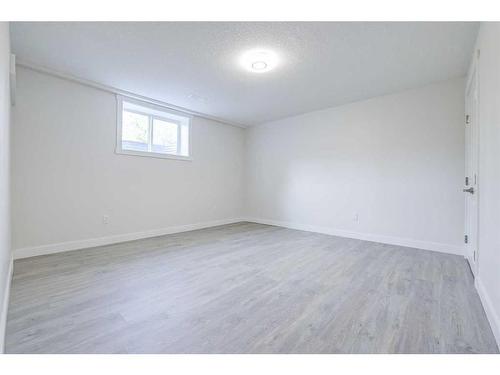 11220 Braxton Road Sw, Calgary, AB - Indoor Photo Showing Other Room