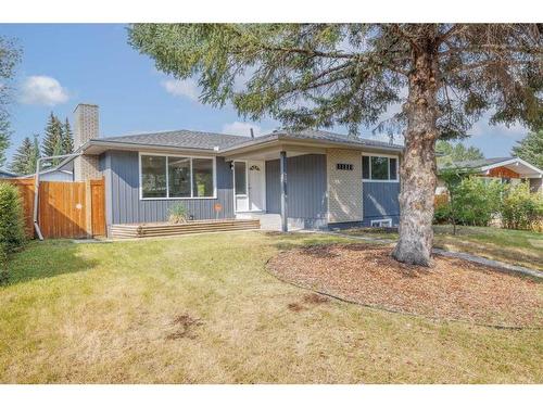 11220 Braxton Road Sw, Calgary, AB - Outdoor