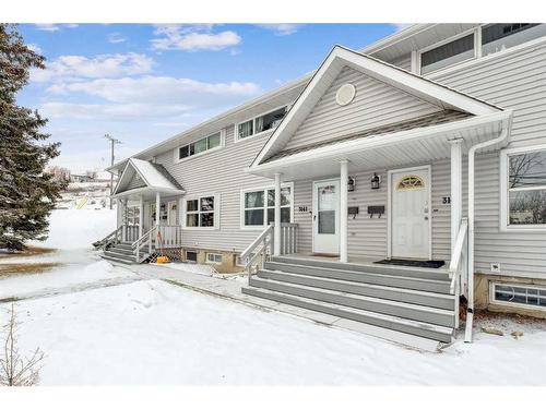 3141 6 Street Ne, Calgary, AB - Outdoor With Facade