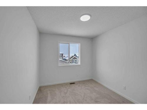 166 Edith Road Nw, Calgary, AB - Indoor Photo Showing Other Room