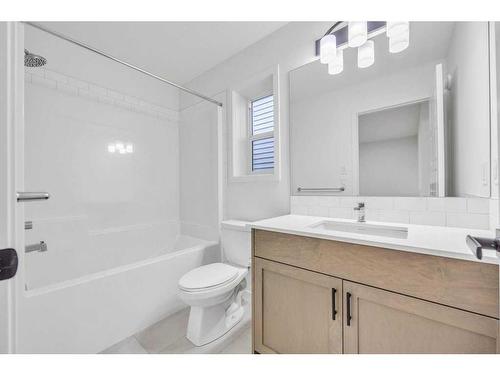 166 Edith Road Nw, Calgary, AB - Indoor Photo Showing Bathroom