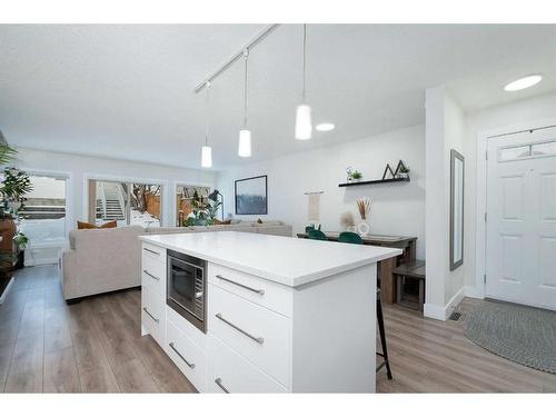 2004 7 Avenue Nw, Calgary, AB - Indoor Photo Showing Kitchen