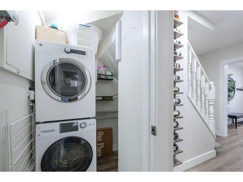 2004 7 Avenue Nw, Calgary, AB - Indoor Photo Showing Laundry Room