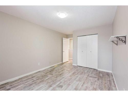 3513 43 Street Sw, Calgary, AB - Indoor Photo Showing Other Room