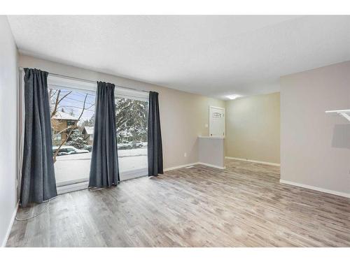 3513 43 Street Sw, Calgary, AB - Indoor Photo Showing Other Room