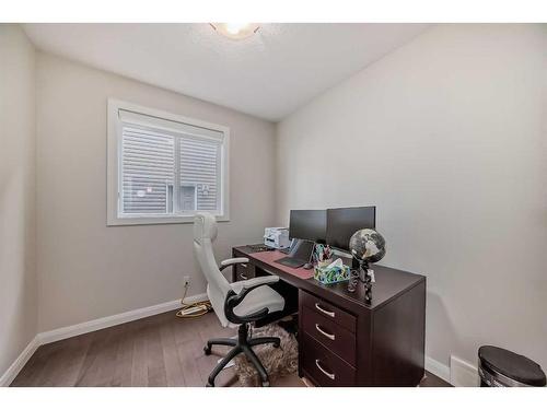 43 Evansglen Circle Nw, Calgary, AB - Indoor Photo Showing Office