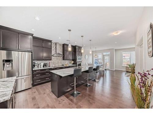 43 Evansglen Circle Nw, Calgary, AB - Indoor Photo Showing Kitchen With Upgraded Kitchen