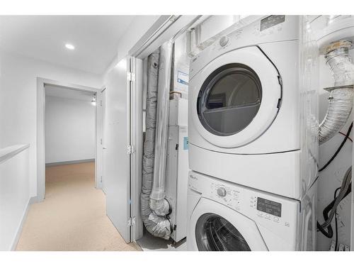 203-1707 27 Avenue Sw, Calgary, AB - Indoor Photo Showing Laundry Room