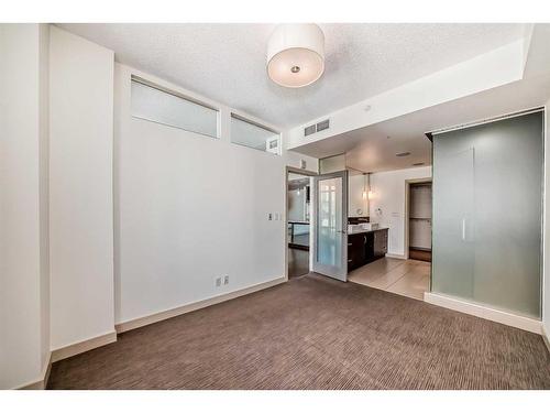 1703-530 12 Avenue Sw, Calgary, AB - Indoor Photo Showing Other Room