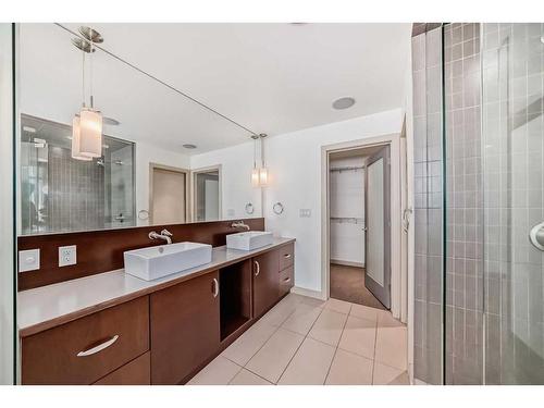 1703-530 12 Avenue Sw, Calgary, AB - Indoor Photo Showing Bathroom