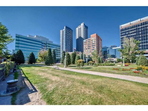 1703-530 12 Avenue Sw, Calgary, AB - Outdoor