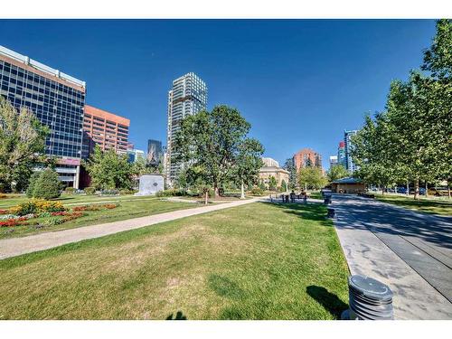 1703-530 12 Avenue Sw, Calgary, AB - Outdoor