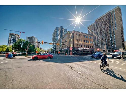 1703-530 12 Avenue Sw, Calgary, AB - Outdoor