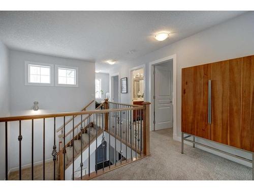 26 Elgin Park Road Se, Calgary, AB - Indoor Photo Showing Other Room