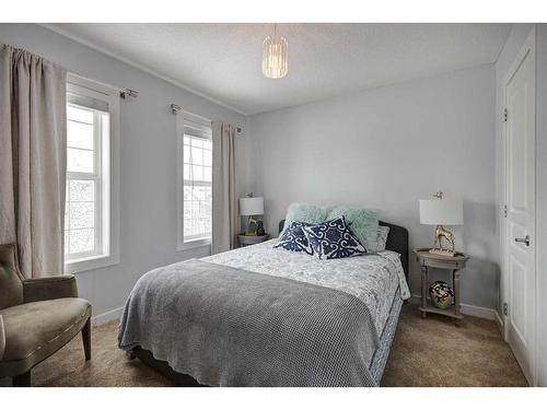 26 Elgin Park Road Se, Calgary, AB - Indoor Photo Showing Bedroom