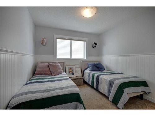 26 Elgin Park Road Se, Calgary, AB - Indoor Photo Showing Bedroom